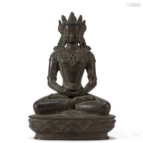 A CHINESE BRONZE FIGURE OF BUDDHA