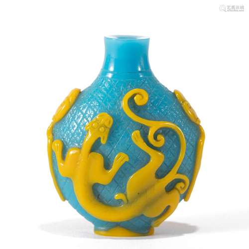 A CHINESE PEKING GLASS SNUFF BOTTLE