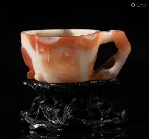 A CHINESE CARVE AGATE CUP