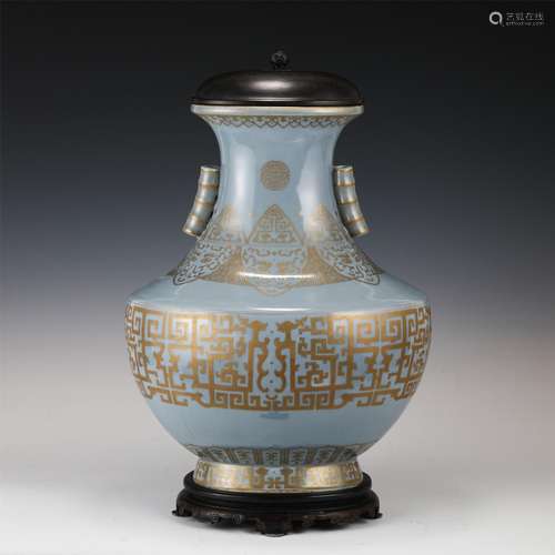 A CHINESE BLUE GLAZED PORCELAIN ZUN VASE