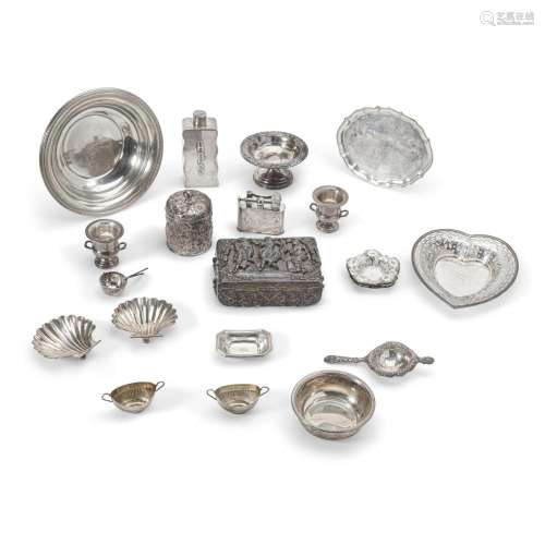 A GROUP OF AMERICAN AND ENGLISH STERLING SILVER TABLE ARTICL...