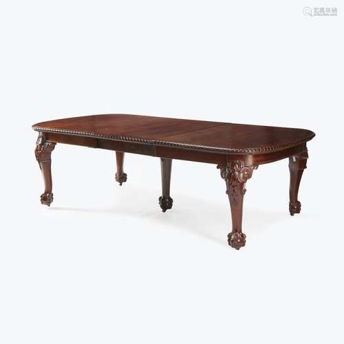 A GEORGIAN STYLE MAHOGANY EXTENSION DINING TABLE