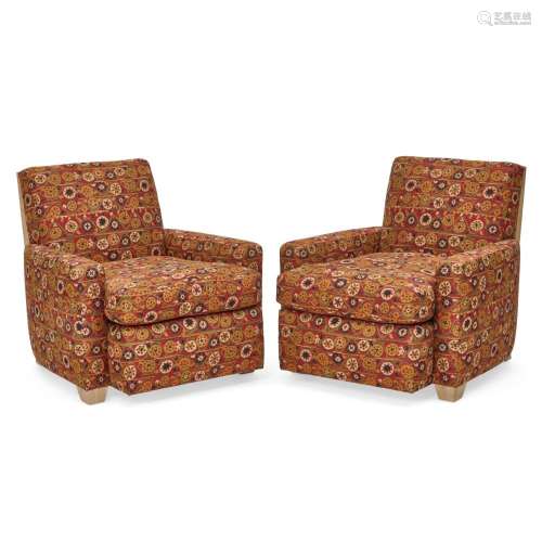 A PAIR OF CUSTOM ROMAN THOMAS ARMCHAIRS21st century