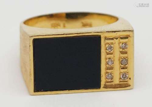 MENS BLACK ONYX & 14k GOLD DRESS RING