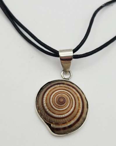 SEA SHELL & STERLING CORDED NECKLACE