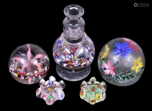 ART GLASS PAPERWEIGHT COLLECTION