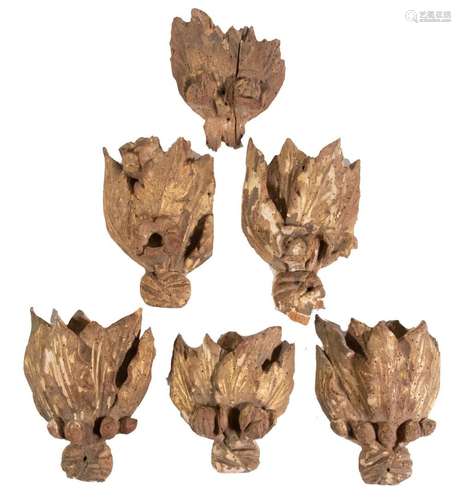 GILDED WOODEN DECORATIVE FRAGMENTS