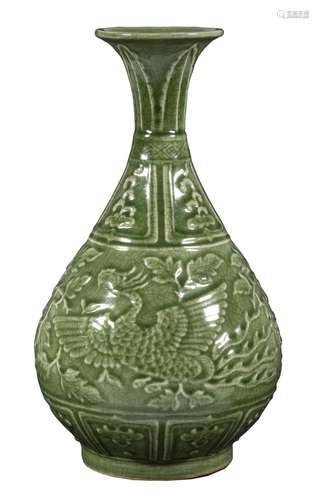 CHINESE GREEN GLAZED PEAR SHAPED VASE