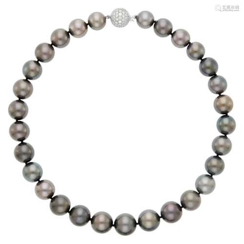 Tahitian Black Cultured Pearl Necklace with White Gold and D...