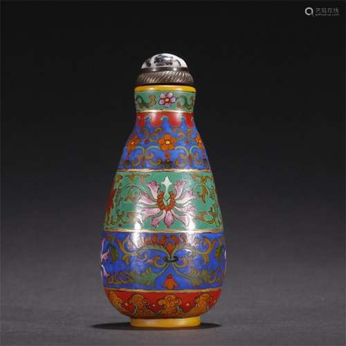 A Chinese Carved Peking Glass Snuff Bottle