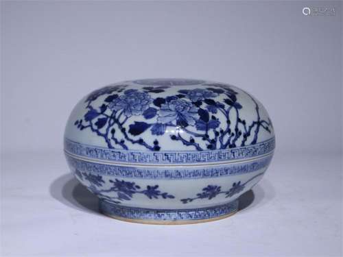 A Chinese Blue and White Porcelain Round Box with Lid