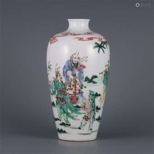 A Chinese Wu-Cai Glazed Porcelain Vase