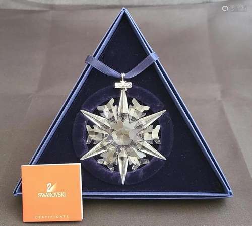 2002 Swarovski Crystal 9445 Christmas Ornament