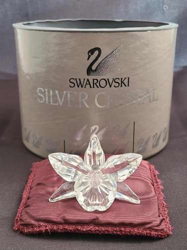 Swarovski Crystal 7478 Orchid with Pink Center