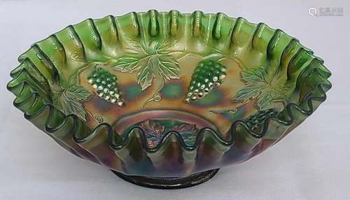 Vintage Fenton Heavy Grape Emerald Green Bowl