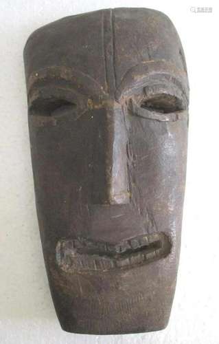 Wooden tribal mask wall decor