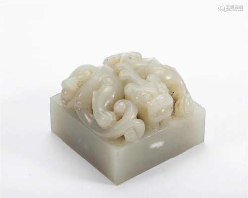 White jade dragon seal of the Qing Dynasty
