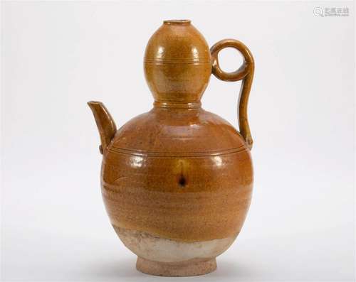 Yellow glazed pot of the Liao Dynasty