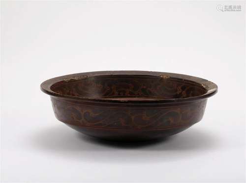 Han Dynasty lacquer bowl with wooden body