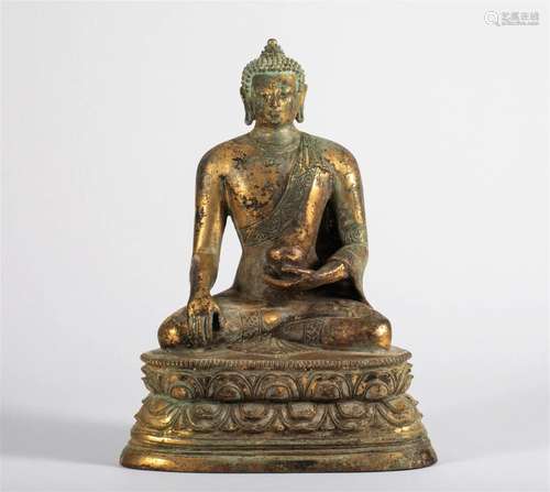 Bronze gilded medicine master Buddha of the Ming Dynasty