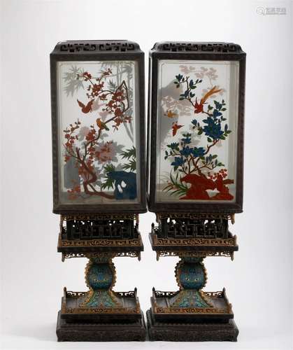 Red sandalwood painted palace lamp in the Qing Dynasty