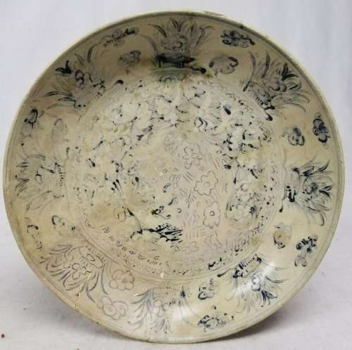 Antique Chinese Vietnamese Annamese Underglaze BLue and Whit...
