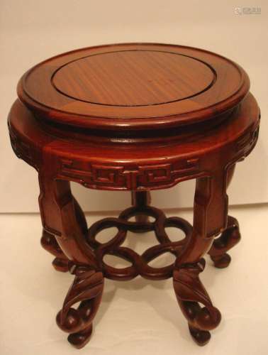 7" D VINTAGE CHINESE ROSEWOOD CARVED WOODEN STAND