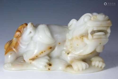 Chinese Jade Agate Detailed Carving of Foo Dog/ Lion and Cub