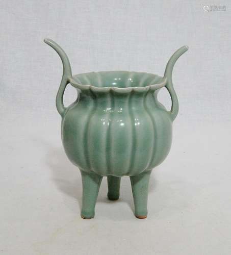 Chinese  Celadon  Green  Tripod  Porcelain  Incense  Burner ...