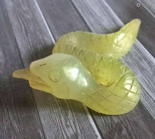 Antique Chinese Hand Carved Celadon Jade Snake Ming Dynastie