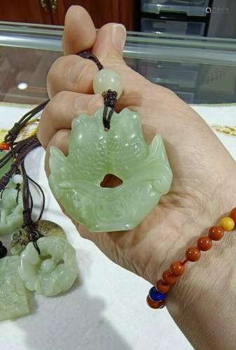 Free Shipping Handmade Natural Jade Pendant Kissy Fish Money...