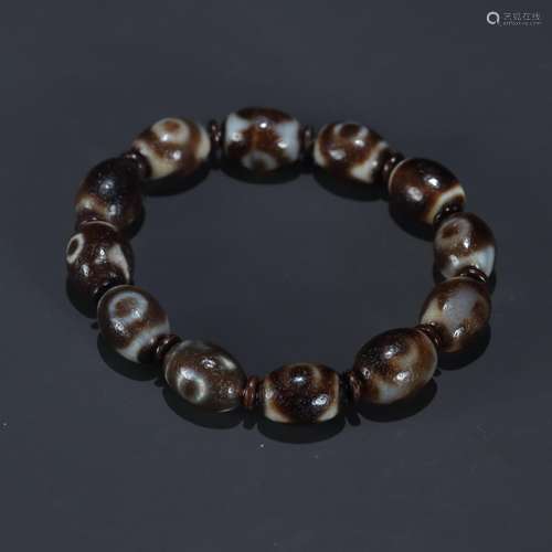 one thousand: three eye god hand bead stringYear old generat...