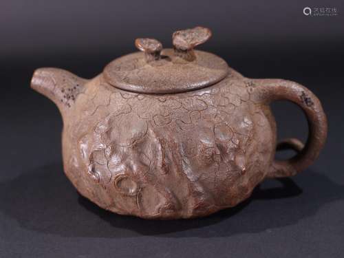 Old violet arenaceous ruyi toggle the teapot.Specification: ...