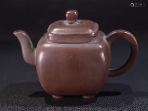 The old ceramic tea-pot.Specification: 8.88 cm high 7.87 cm ...