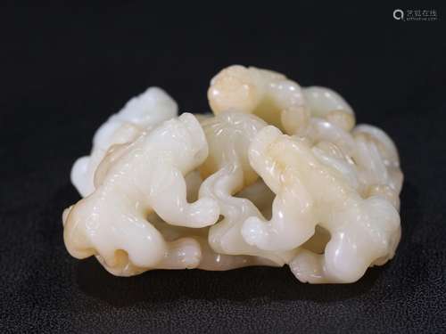 Xinjiang hetian jade seed makings lion play ball jade pieces...