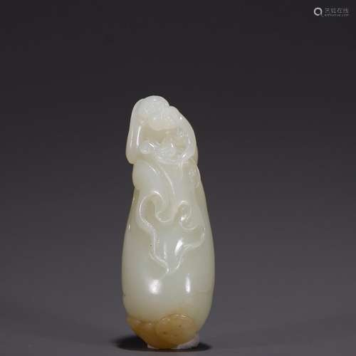 Old hotan jade, monkey f choi carved piecesSpecification: hi...