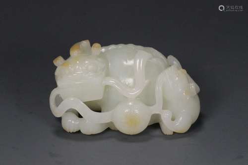 : hetian jade lion roll silk carvingsSize: 6.5 cm long, 4.5 ...