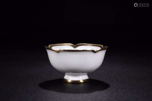 Mouth: white glaze BaoJinHua bowl8.5 cm high 4.5 cm in diame...