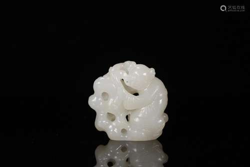 Hetian jade carving the lad, oily, the lad carve one's f...