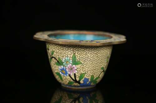Later, cloisonne kwai flowerpot, the modelling is exquisite ...