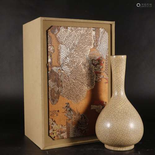 Elder brother kiln flask size: 25 cm diameter 4.2 cm tall