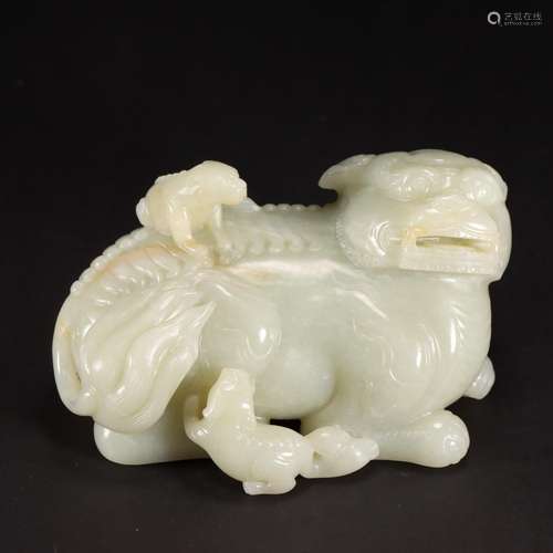 : hetian jade is the lion place lessSize: 13 cm long, 9 cm t...