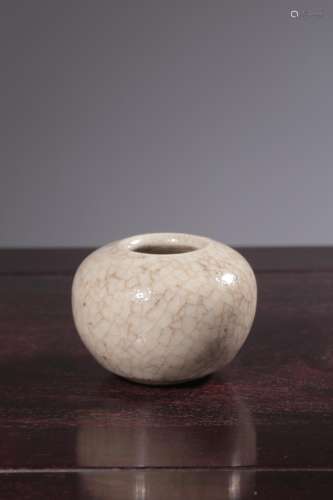 The elder brother "four water glazeSize: 5.5 cm high, a...