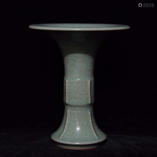 19.6 x16.3 longquan celadon vase with flowers