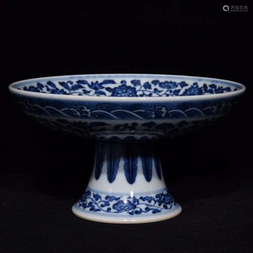 Blue and white dragon 10.3 x18.5 footed plate