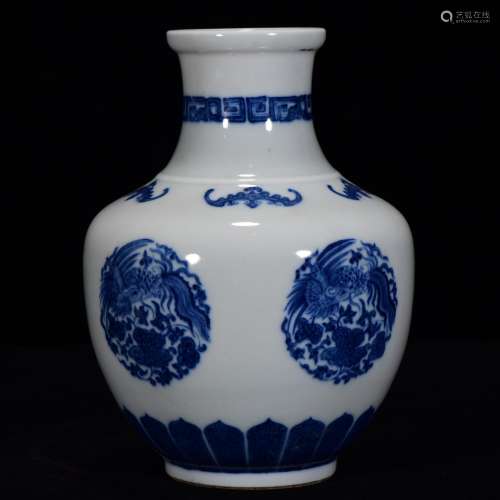 In blue and white longfeng bottles of 18 * 13 m (maintain)