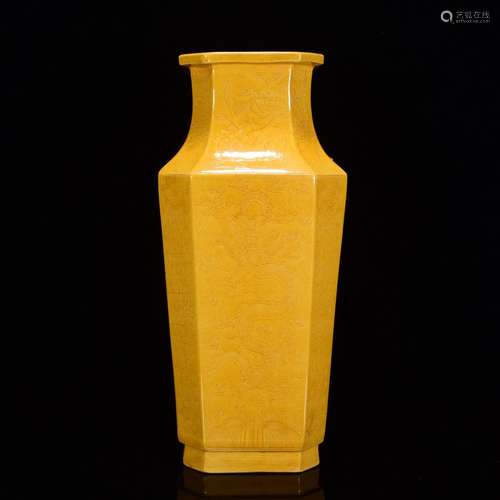 In yellow glaze carved dragon 34 * 15 m square bottles