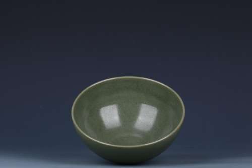 Longquan bowlSize is 8.9 18.3 in diameterThe exposure and ar...