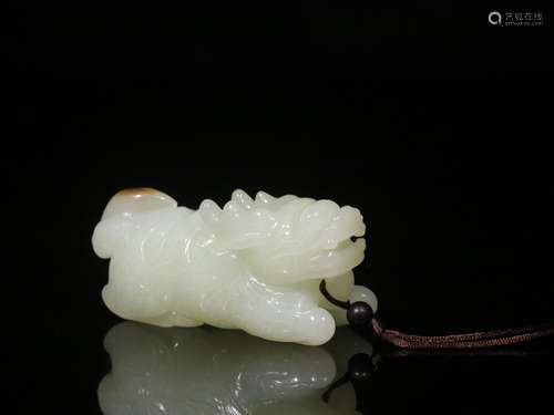 A. Hetian jade hand-carved kirin press of the handSize: 3.8 ...