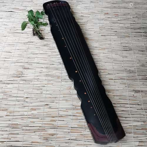 Paulownia guqin: this sound pleasing to the ear, lingering l...